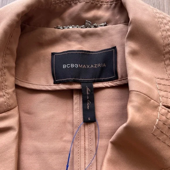 BCBG Maxazria Women's Camel Trench Coat Size small - Picture 5 of 6